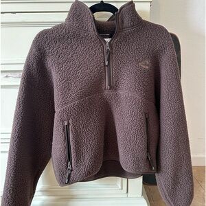 TNA/ Aritzia quarter zip fleece a little cropped